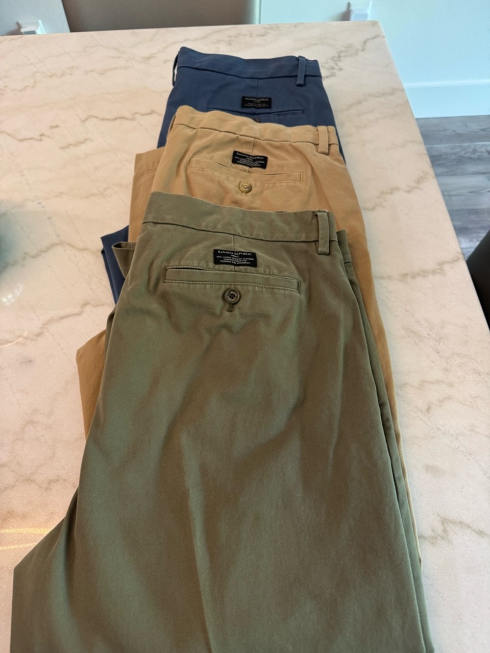 Banana Republic Men's Chinos in Olive, Khaki, and Navy Blue 36/34